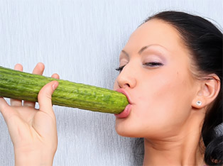 Oksana with cucumber thumb main