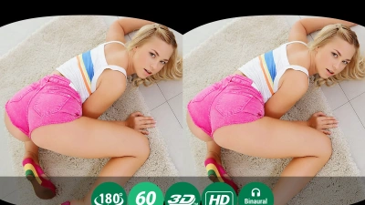 Hot Blonde Twerks Her Naked Ass thumb main